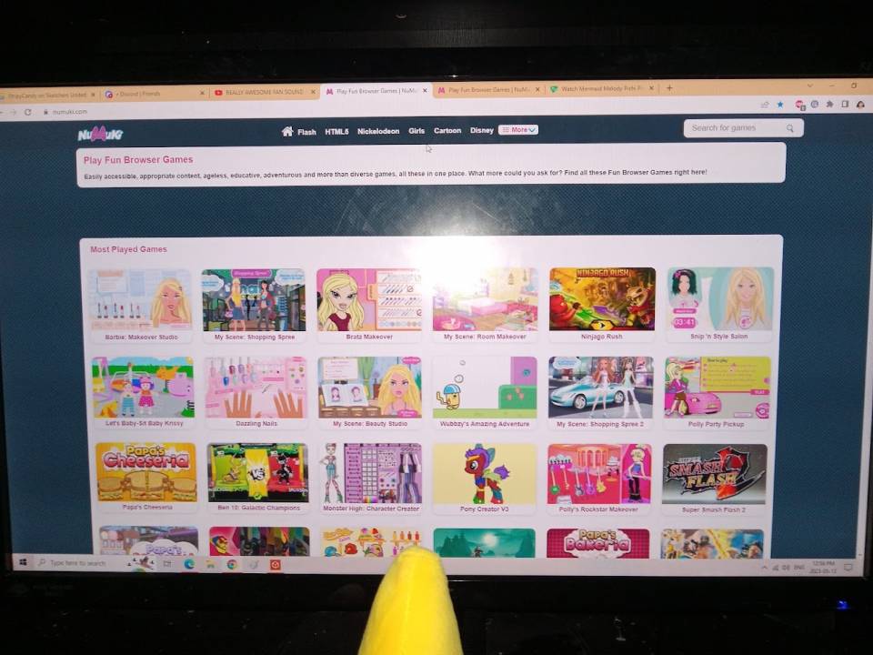 Dancing Banana Playing On Numuki by StripyCandy on Sketchers United
